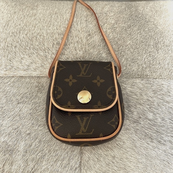 Louis Vuitton Handbags - LOUIS VUITTON CANCUN POCHETTE NEW